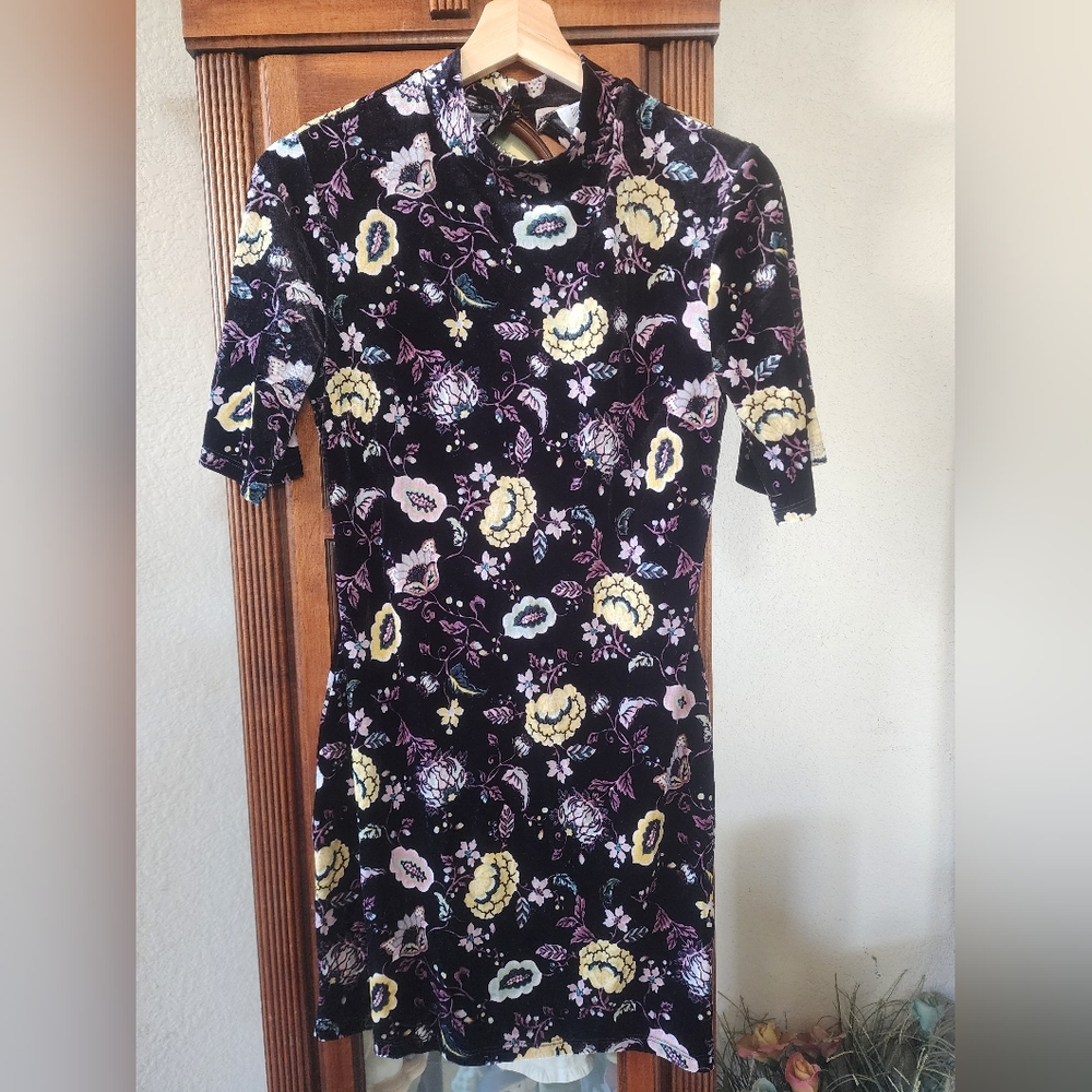 Current + Project Floral High Neck Open Back Dress Small Velvet Like